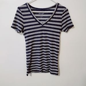 V-neck stripped t-shirt